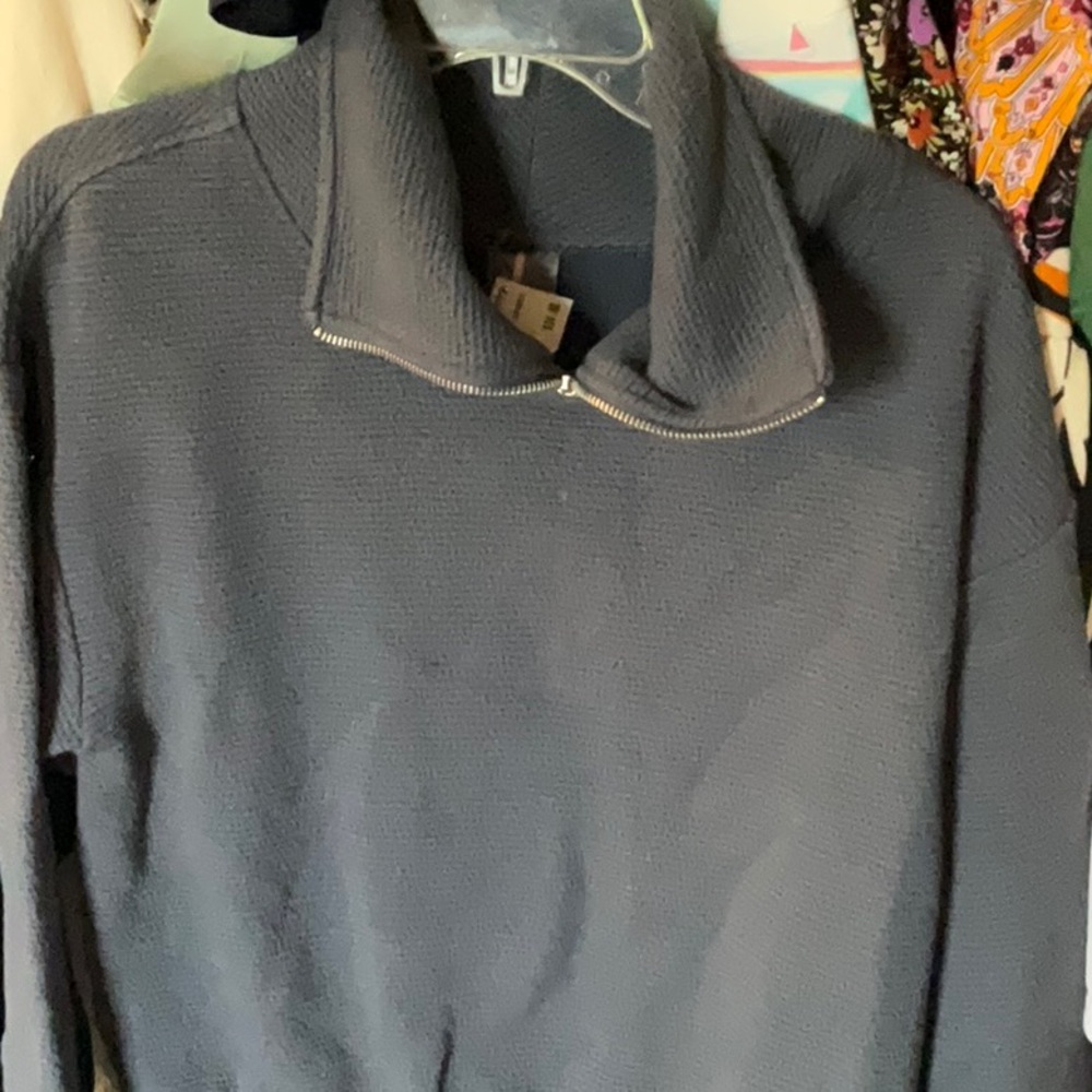 Small Calia Pullover